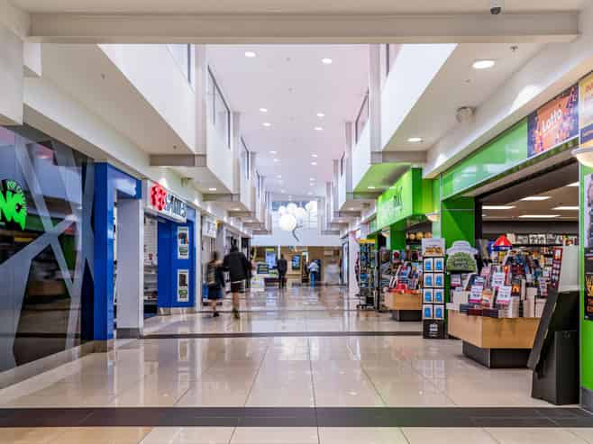 Prime position in Golden Centre Mall - Retail