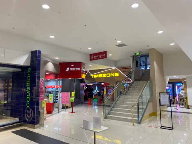 Prime position in Golden Centre Mall - Retail