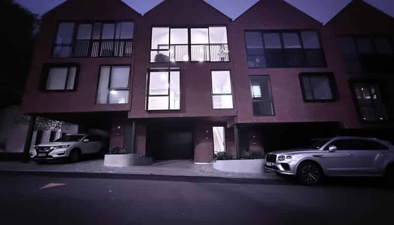 2/4 Madeira Lane, Grafton