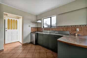 74 Cressida Avenue, Stratford