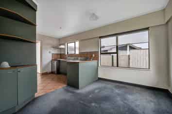 74 Cressida Avenue, Stratford