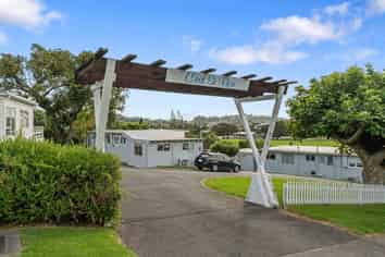 8/142 Stanmore Bay Road, Stanmore Bay