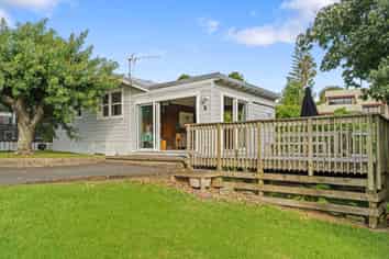 8/142 Stanmore Bay Road, Stanmore Bay