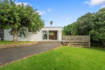 8/142 Stanmore Bay Road, Stanmore Bay