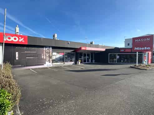 Large Format City Fringe Retail