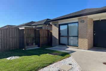 12 Silver Beech Street, Takanini