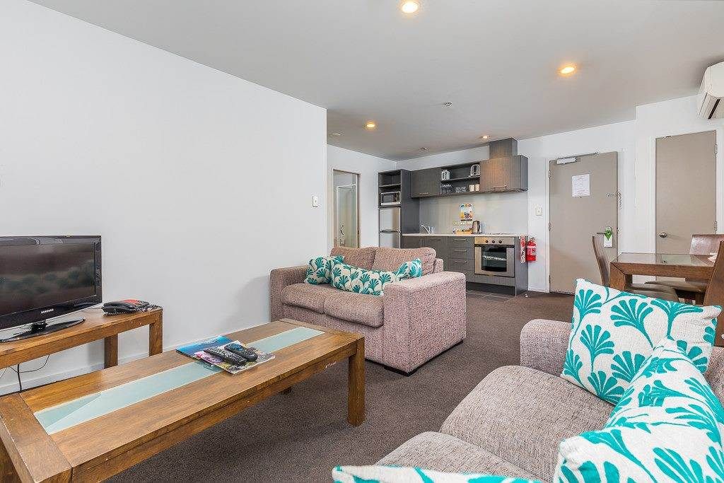 Urgent Sale Required- Modern Living by Skytower - Bild 6
