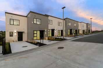 27 Awhi Lane, Massey