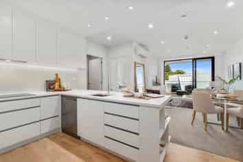 104/8a Lake Pupuke Drive, Takapuna