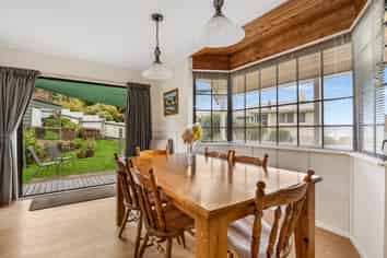 28 Russell Crescent, Western Heights