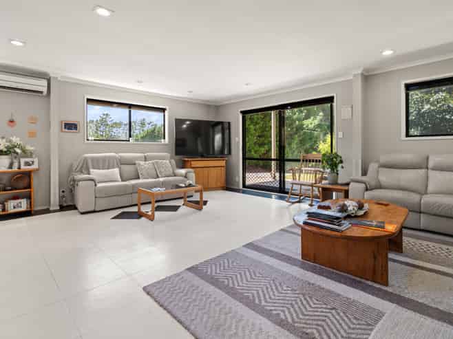 100 Whalers Road, Pukenui