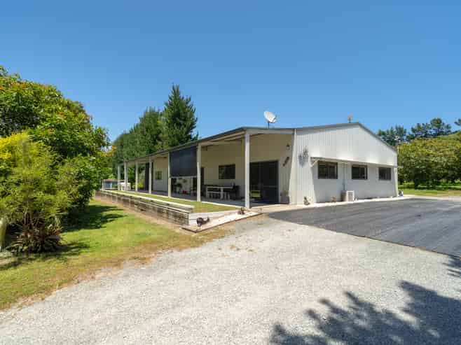 100 Whalers Road, Pukenui
