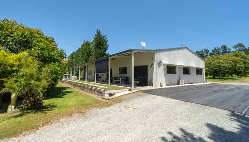 100 Whalers Road, Pukenui