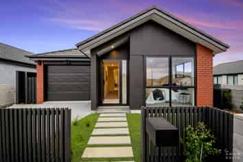 101 John Main Drive, Ramarama