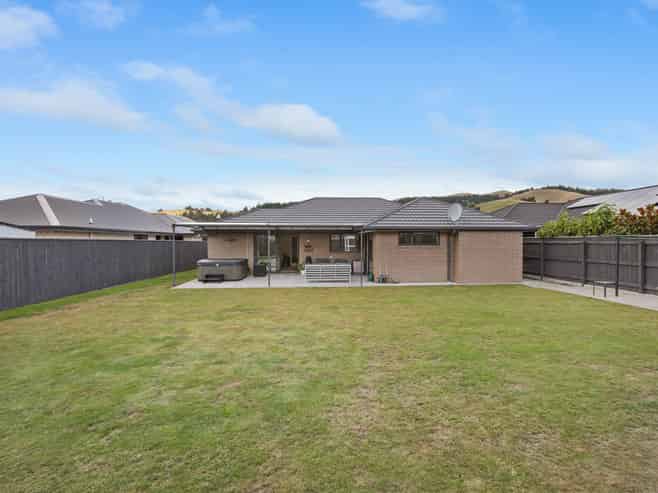 8 McNabb Place, Witherlea