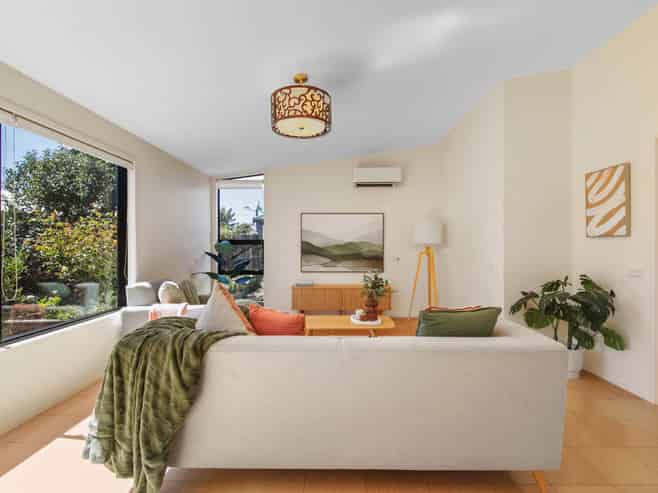 14A Brian Bary Street, Redwoodtown