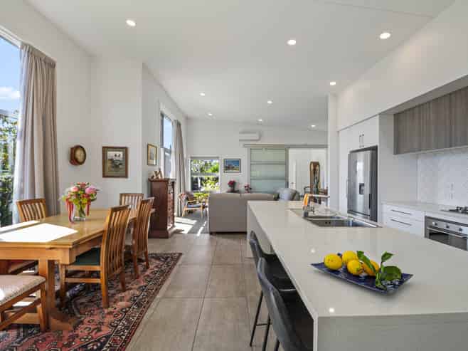 14 Corsair Crescent, Burleigh