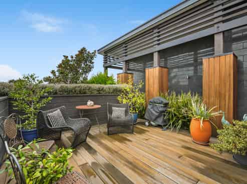 14 Corsair Crescent, Burleigh