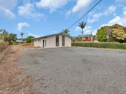 Prime 1,265 sqm development site with hall