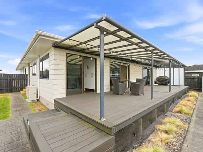 52 Treadwell Street, Springvale