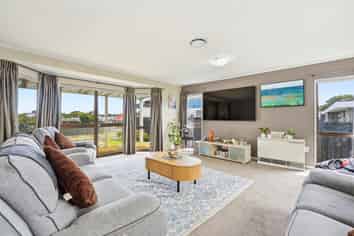 52 Treadwell Street, Springvale