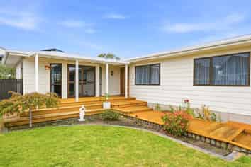 52 Treadwell Street, Springvale