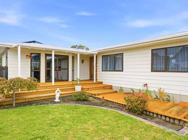 52 Treadwell Street, Springvale