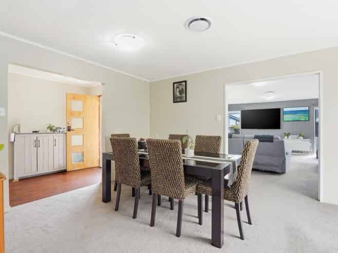 52 Treadwell Street, Springvale