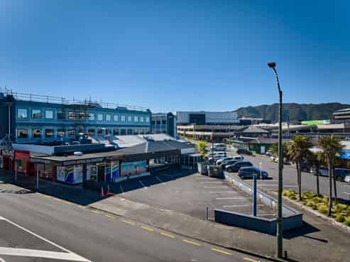 Profile corner with income and upside