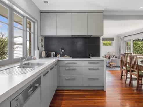 16 Polley Crescent, Katikati