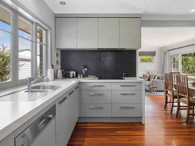 16 Polley Crescent, Katikati