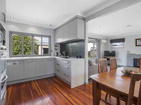 16 Polley Crescent, Katikati