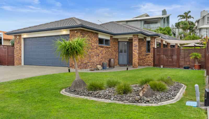 44 Chesterfield Way, Orewa