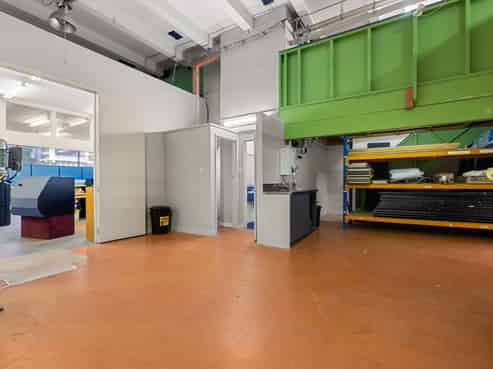 Versatile commercial unit - split or occupy