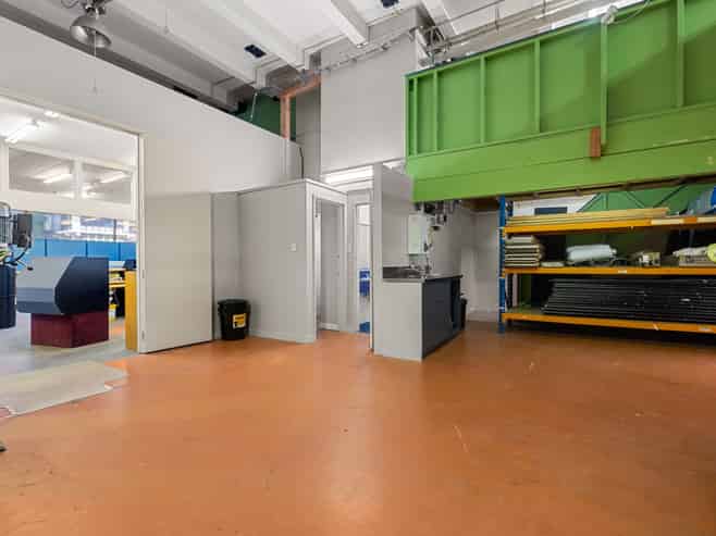 Versatile commercial unit - split or occupy