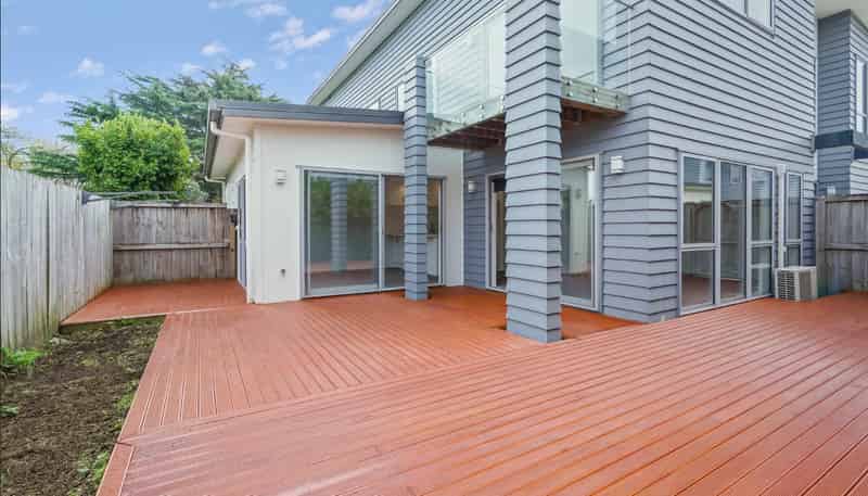 2/13 Crosher Place, Silverdale