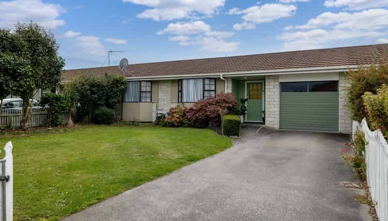 36 Criterion Street, Bulls