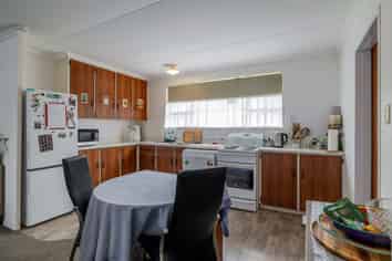 36 Criterion Street, Bulls