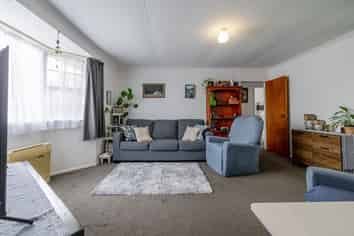 36 Criterion Street, Bulls