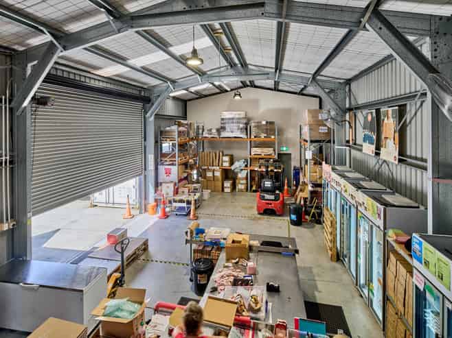 Like new - triple tenancy investment