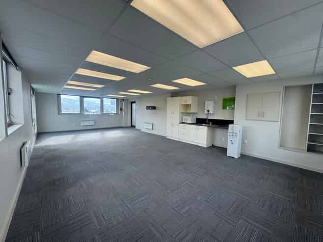 King of the Castle - Open Plan on L10