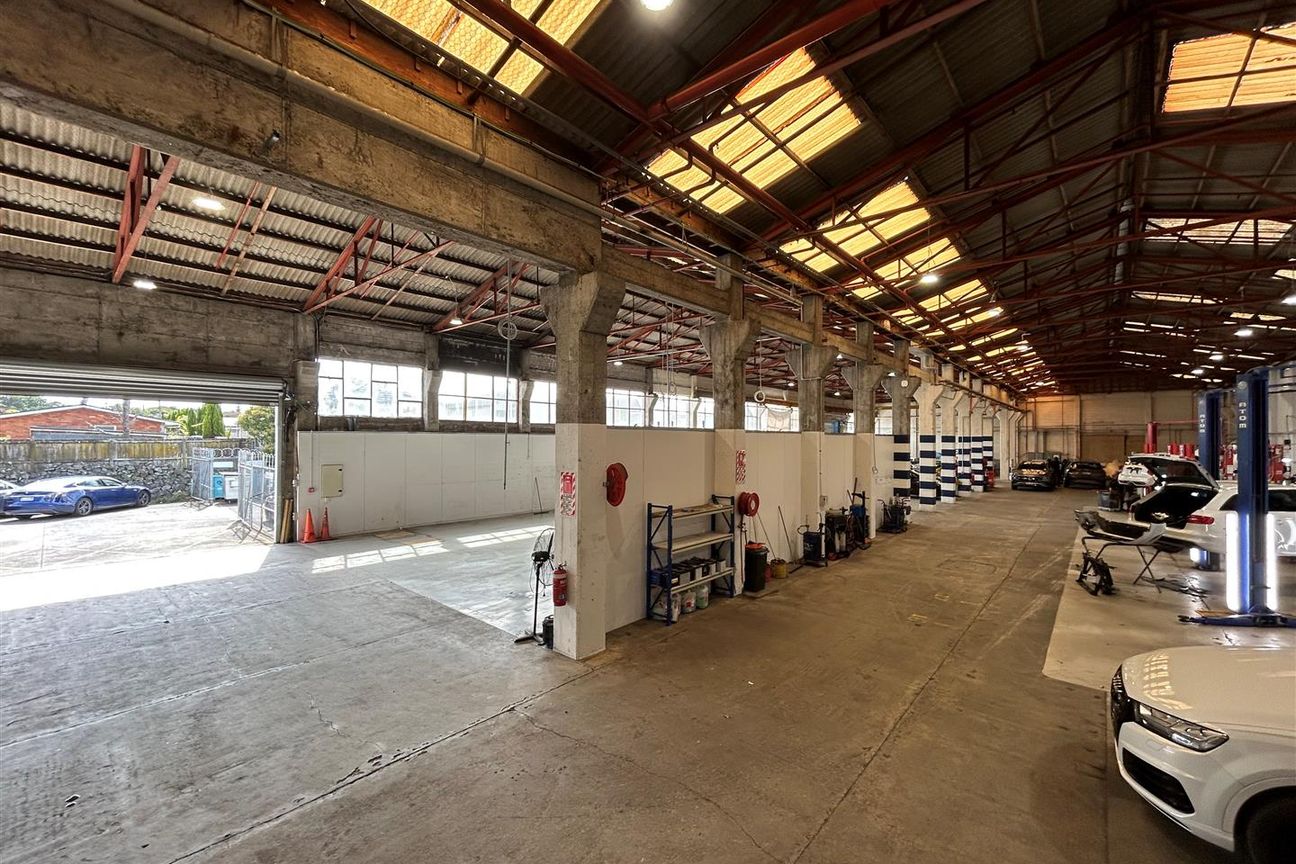 Savills | Functional Warehouse + Yard - Поглед 2