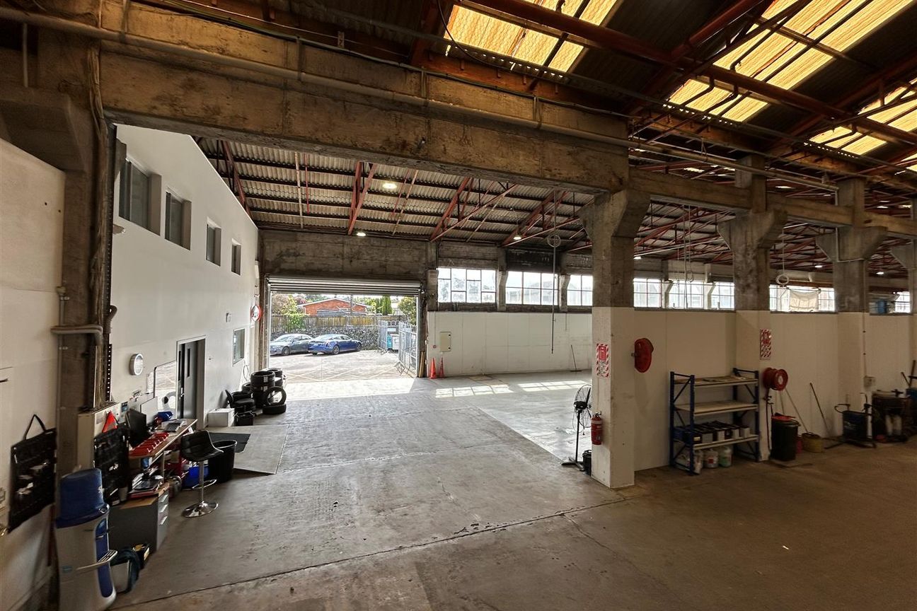 Savills | Functional Warehouse + Yard - Поглед 3