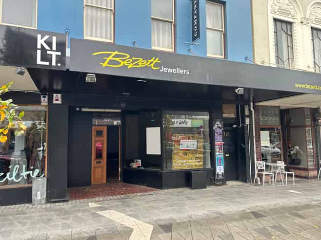 Retail on Prime Edinburgh Way Block