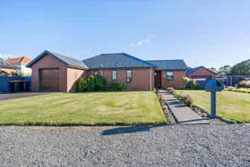 12 Essex Street, Winton