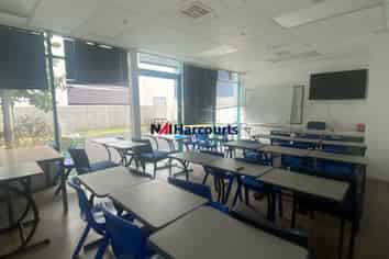 150sqm Ground Floor Office with Excellent Exposure