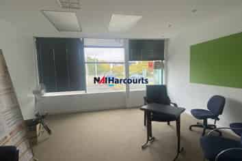 150sqm Ground Floor Office with Excellent Exposure