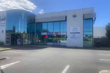 150sqm Ground Floor Office with Excellent Exposure