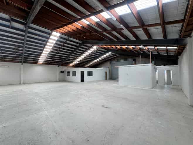 Excellent Warehouse Space with Parks