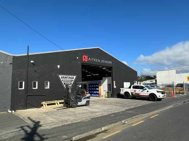 Excellent Warehouse Space with Parks